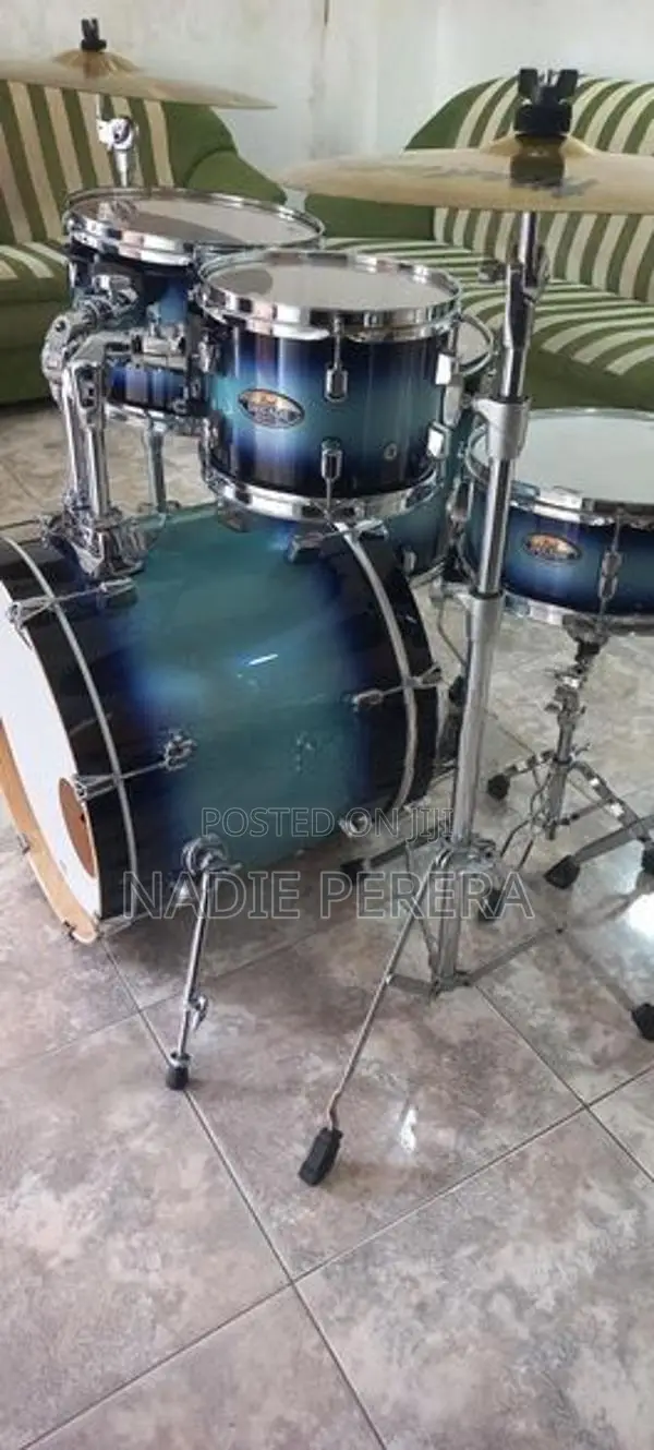 Pearl Decade Drum Set