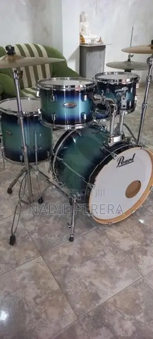 Pearl Decade Drum Set