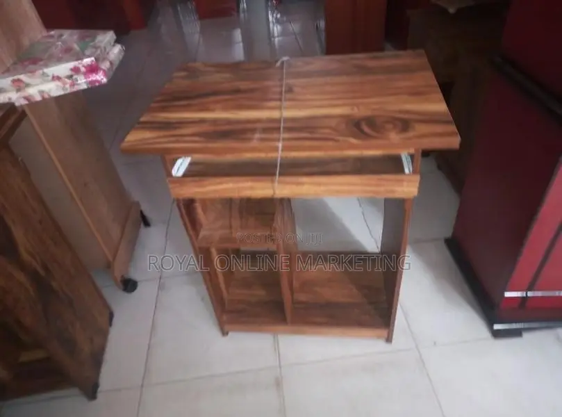 Computer Table (Q-5)