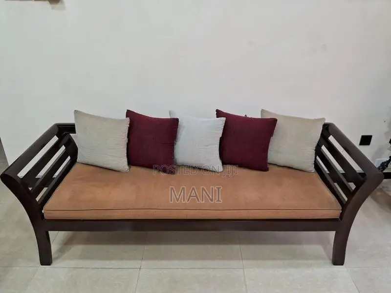 e_h_cooray Sofa With Coffee Table