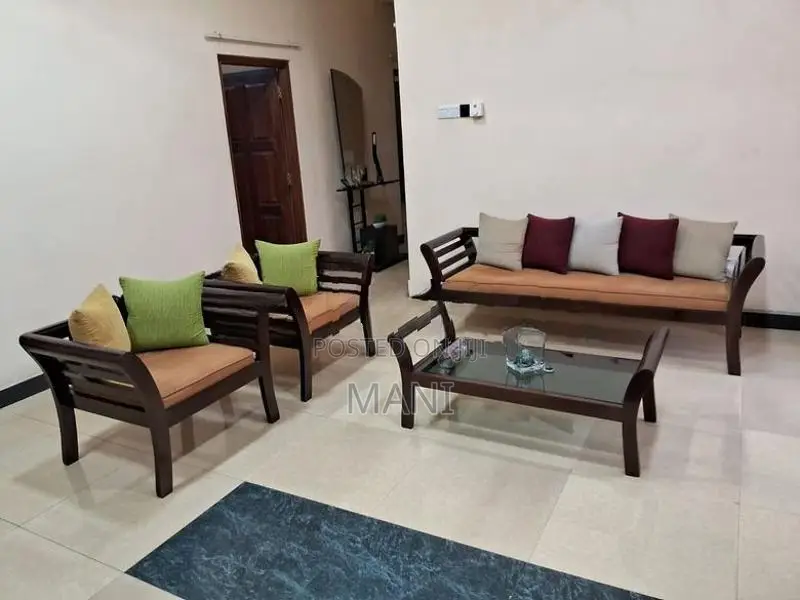 e_h_cooray Sofa With Coffee Table