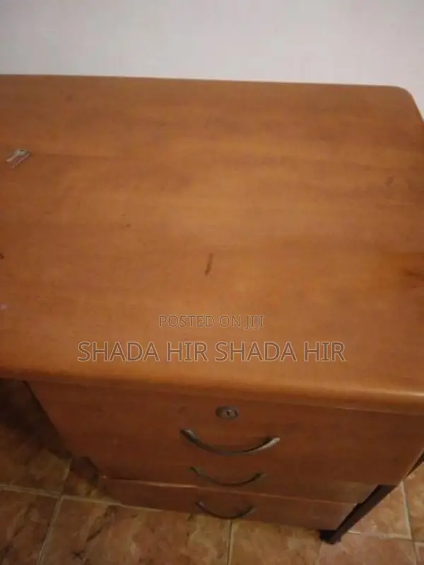 3 Drawer Table