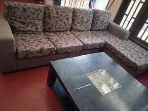 Sofa with Coffee Table 4x4 Size
