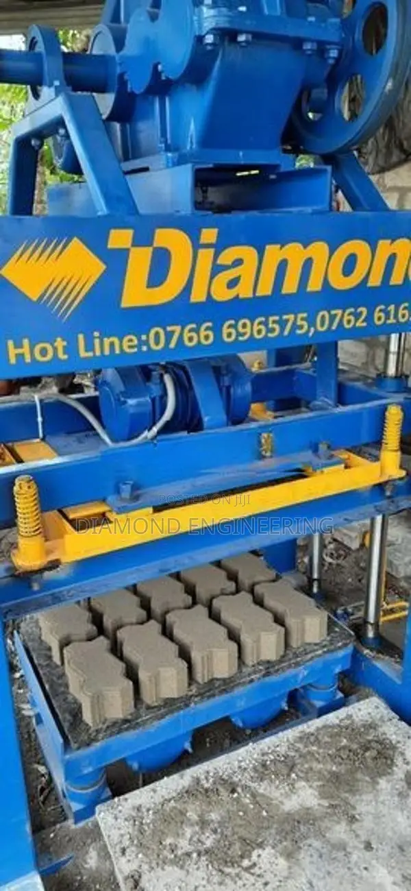 Diamond 440 Cement Block Machine