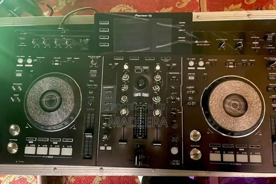 Pioneer XDJ RX DJ