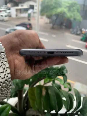 Apple iPhone 11 (Used)