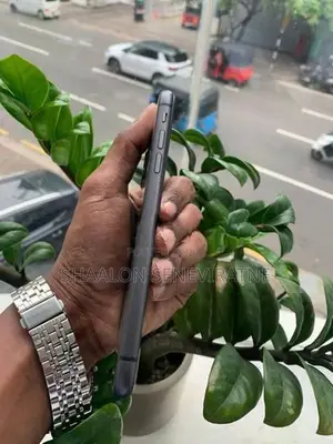 Apple iPhone 11 (Used)