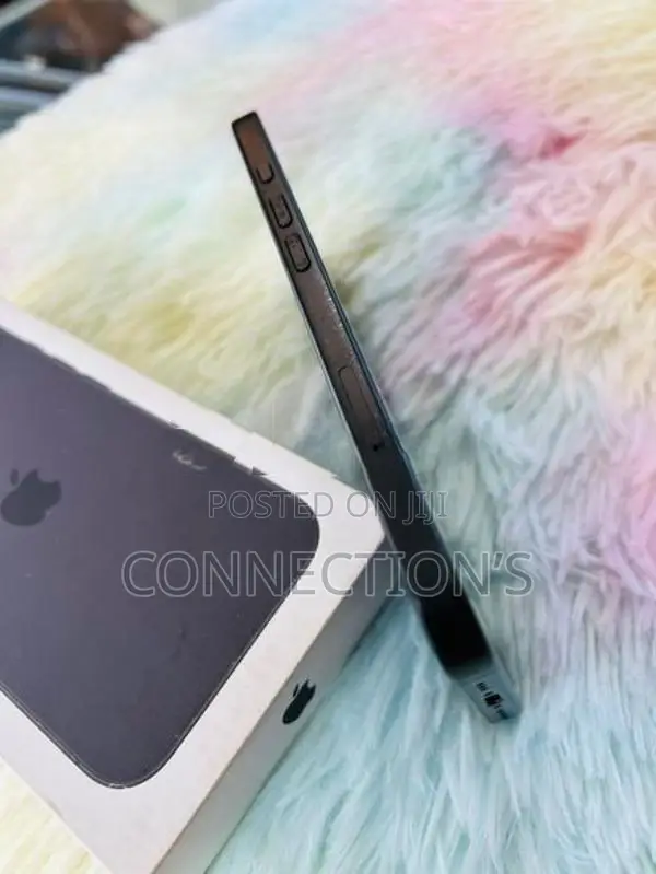 Apple iPhone 16 (Used)