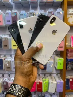 Apple iPhone XS (Used)