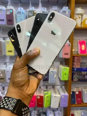 Apple iPhone XS (Used)