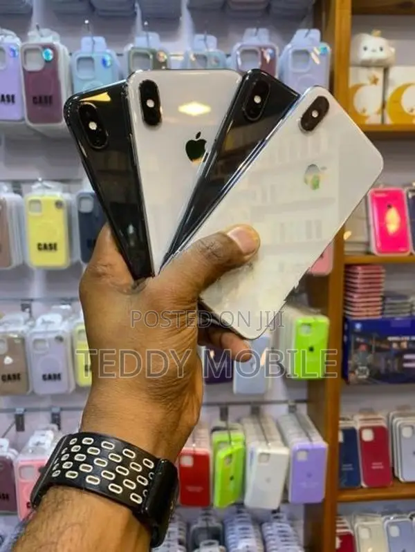 Apple iPhone XS (Used)