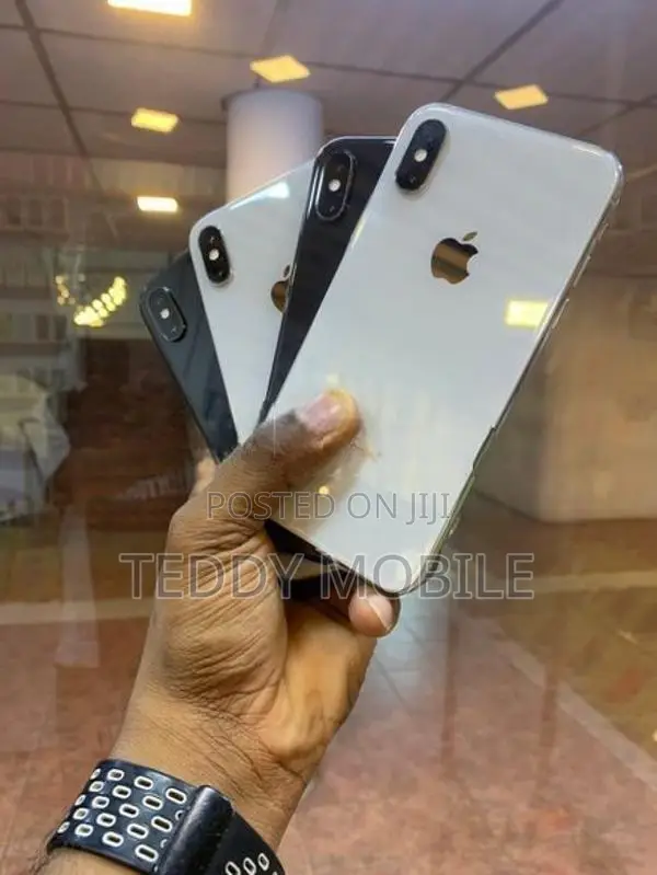 Apple iPhone XS (Used)