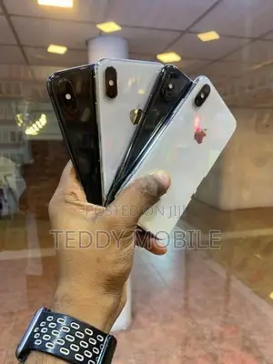 Apple iPhone XS (Used)