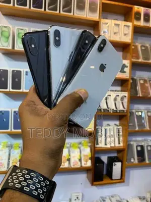 Apple iPhone XS (Used)