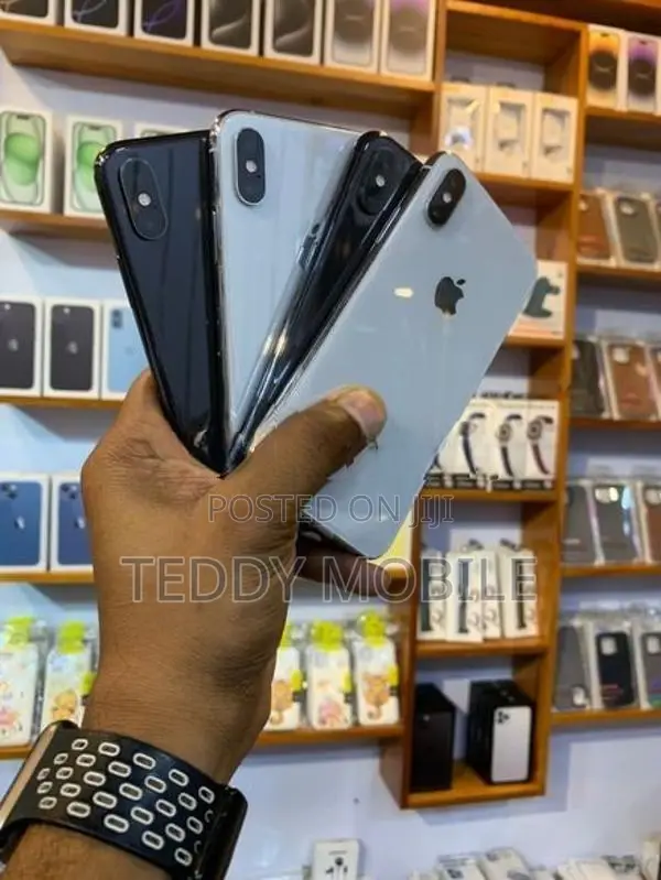 Apple iPhone XS (Used)