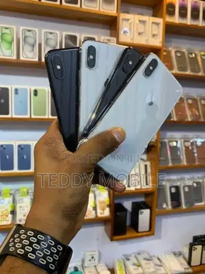 Apple iPhone XS (Used)