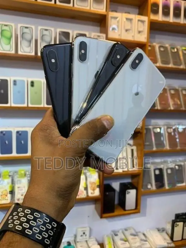 Apple iPhone XS (Used)