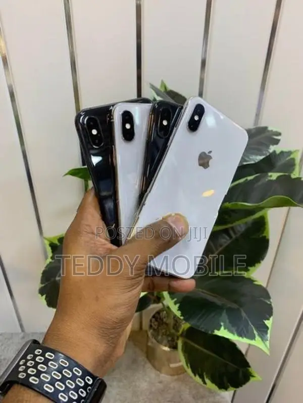 Apple iPhone XS (Used)