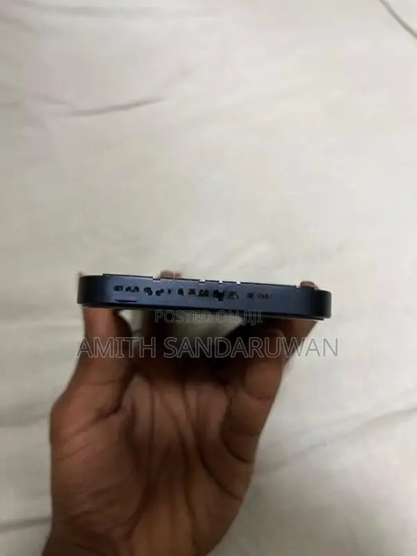 Apple iPhone 13 (Used)