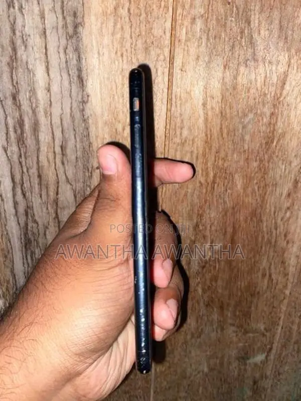 Apple iPhone 7 (Used)