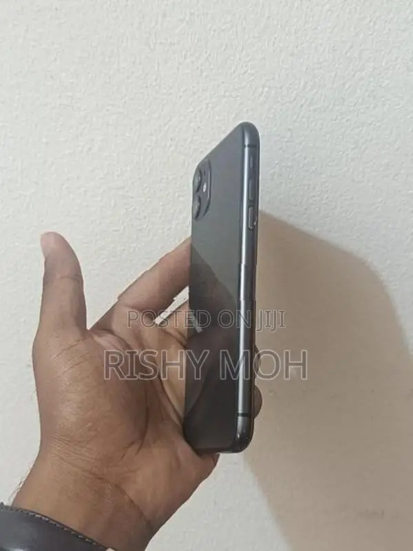 Apple iPhone 11 ZP/A (Used)
