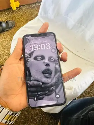 Apple iPhone XS (Used)