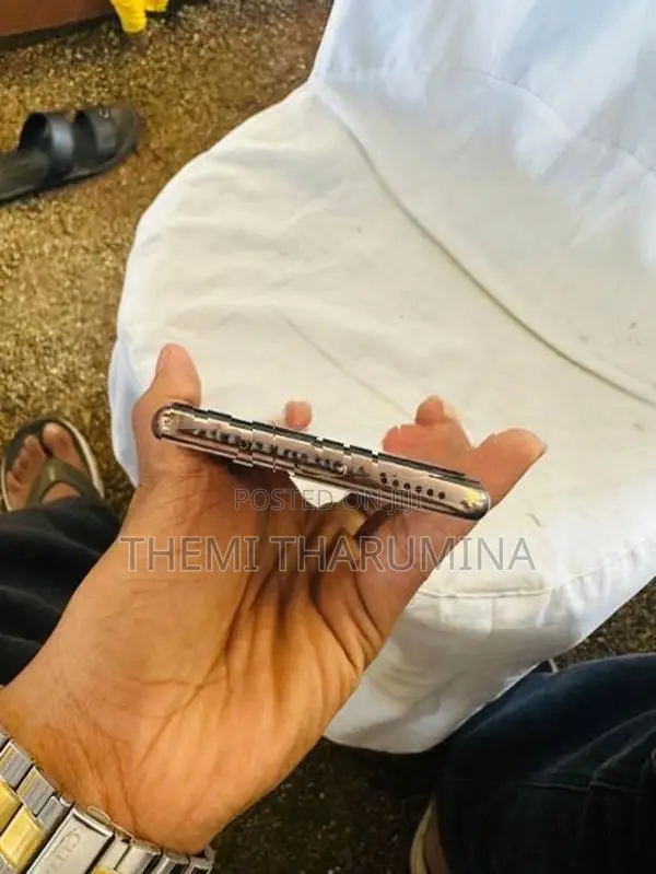 Apple iPhone XS (Used)