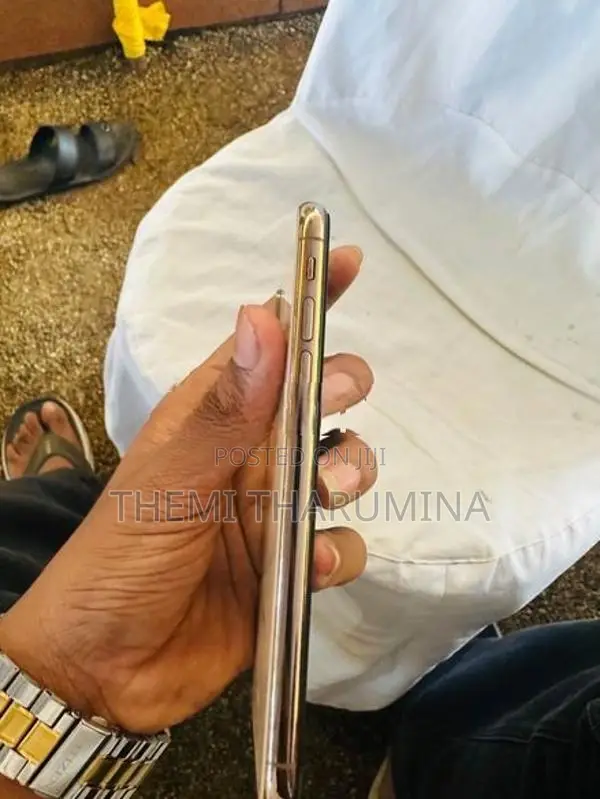 Apple iPhone XS (Used)