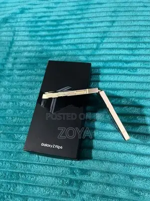 Samsung Galaxy Z Flip 6 12/512GB (Used)
