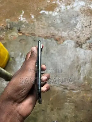 Apple iPhone XS (Used)