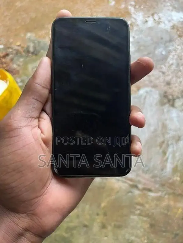 Apple iPhone XS (Used)