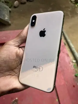 Apple iPhone XS (Used)