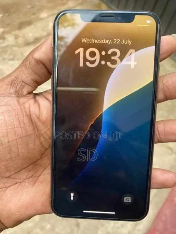 Apple iPhone XS (Used)
