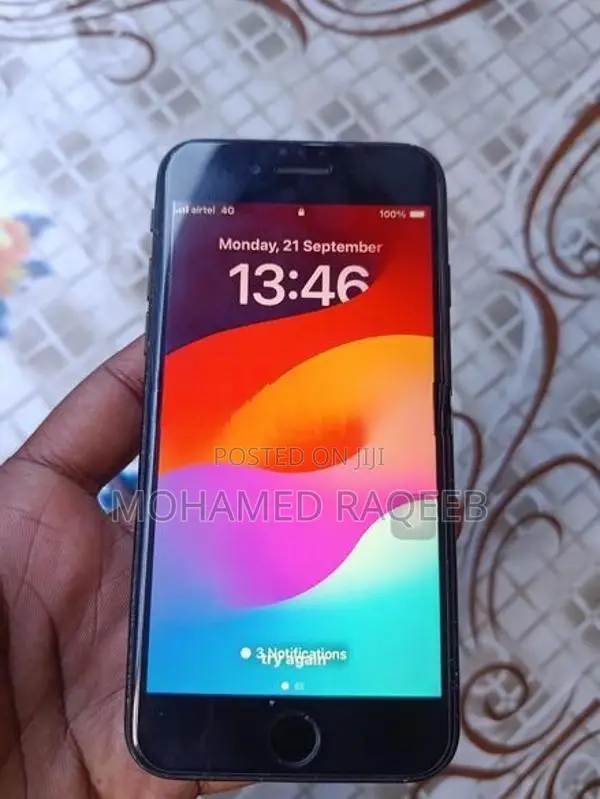 Apple iPhone SE 2 (Used)