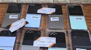 Samsung Galaxy Z Flip 6 256GB (Used)