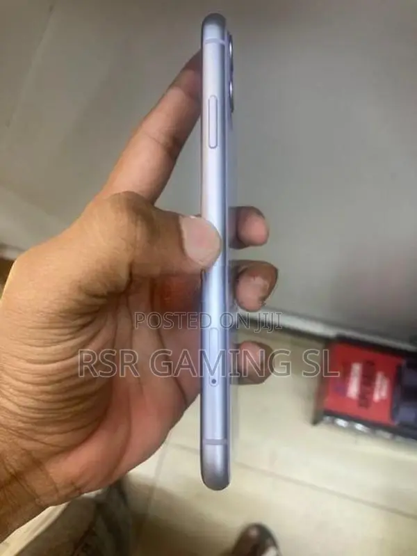 Apple iPhone 11 (Used)