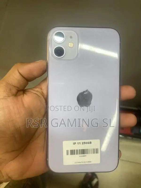 Apple iPhone 11 (Used)