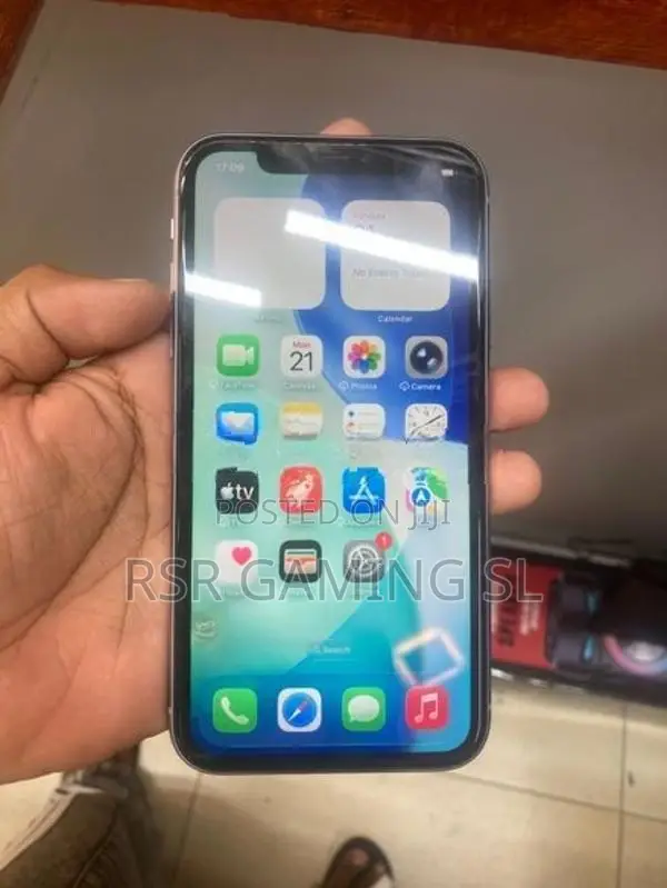 Apple iPhone 11 (Used)