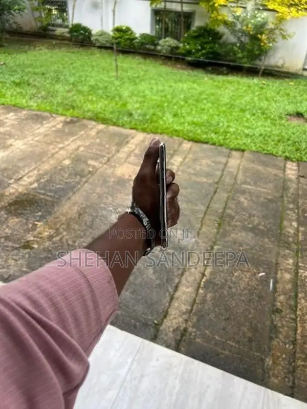 Apple iPhone X (Used)