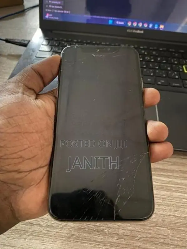Apple iPhone XS (Used)