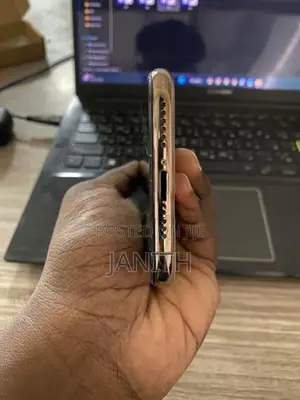 Apple iPhone XS (Used)