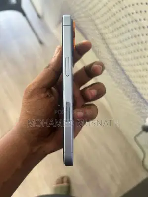 Apple iPhone 17 (Used)