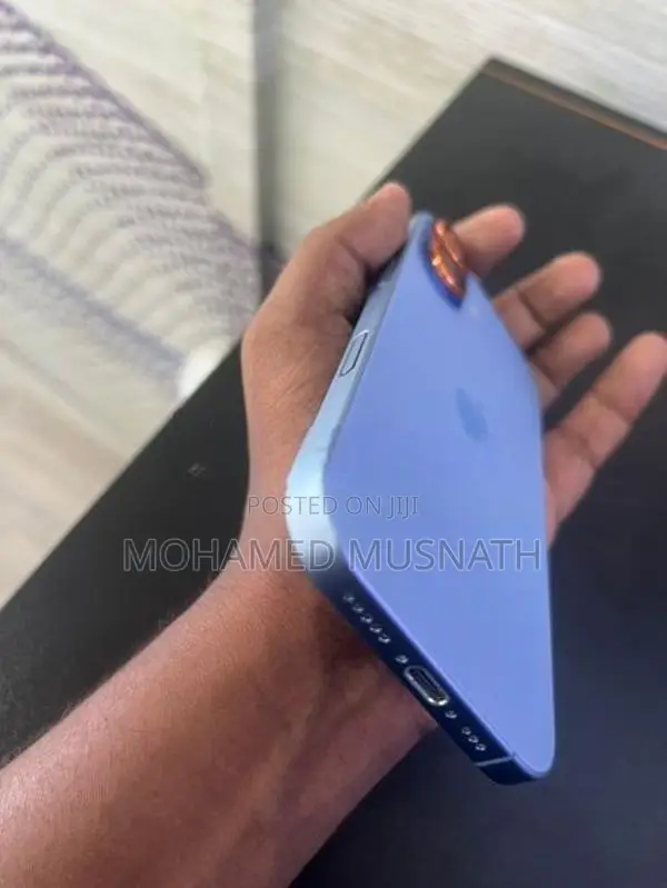Apple iPhone 17 (Used)