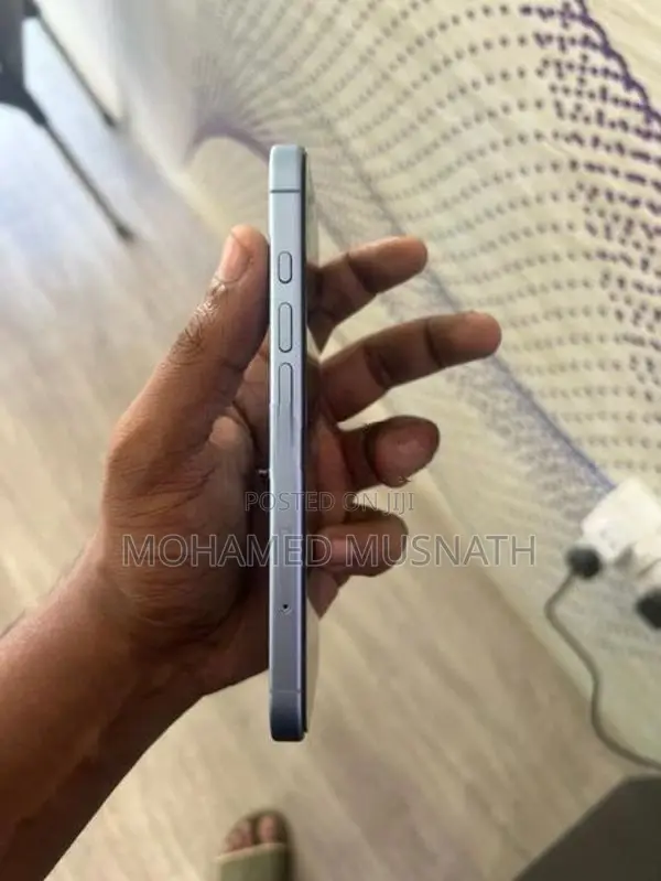 Apple iPhone 17 (Used)