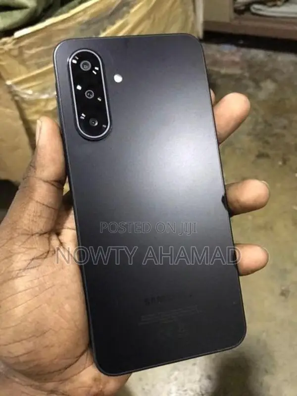 Samsung Galaxy A17 (Brand New)
