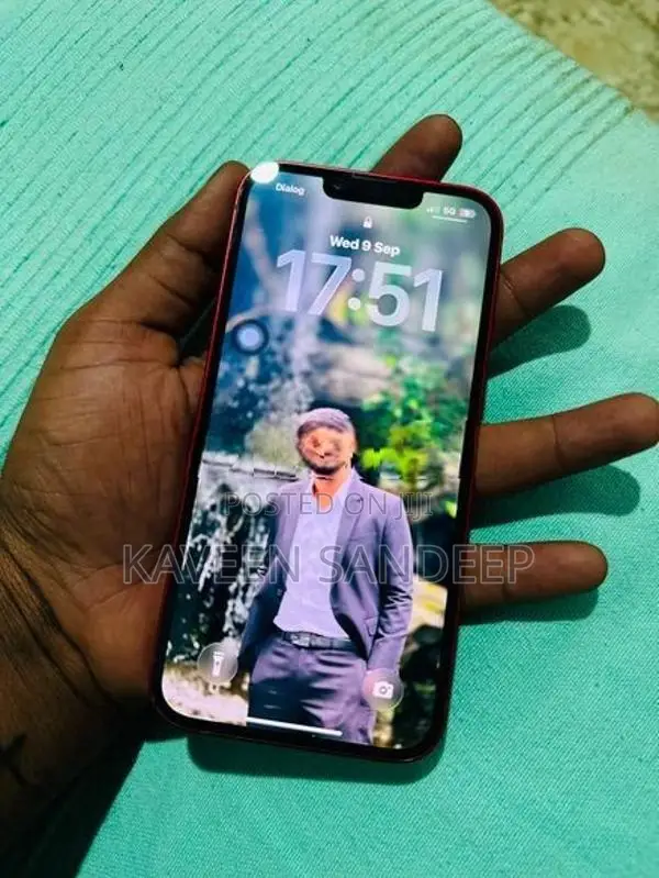 Apple iPhone 13 (Used)