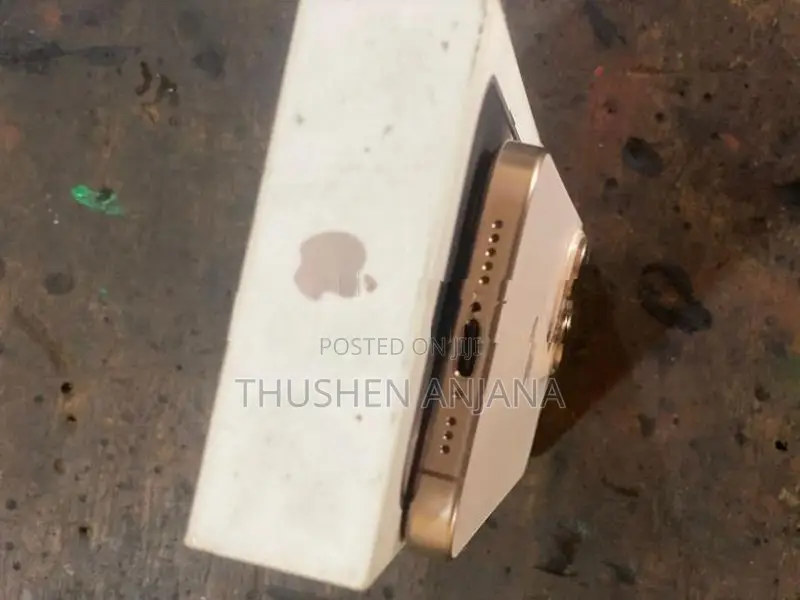 Apple iPhone 16 Pro (Used)