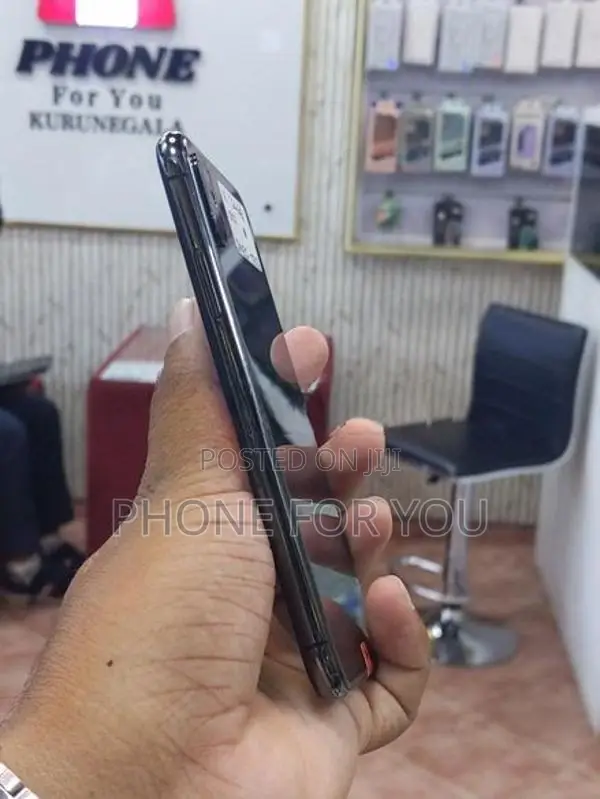 Apple iPhone X (Used)