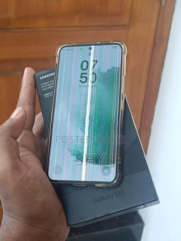 Samsung Galaxy S22 (Used)