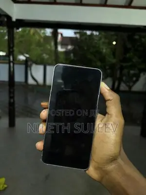 Samsung Galaxy S25 (Used)